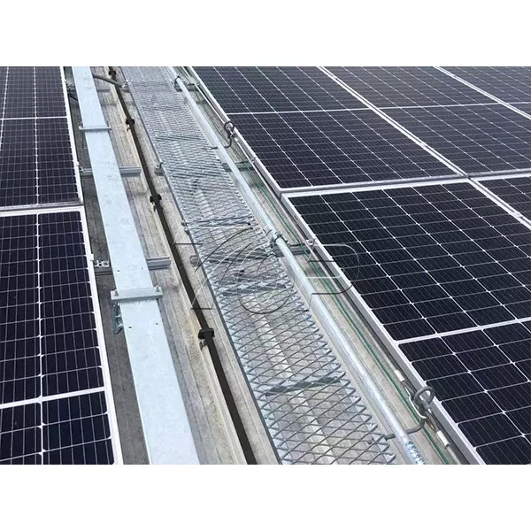 Napenergia tetőtéri sétány
